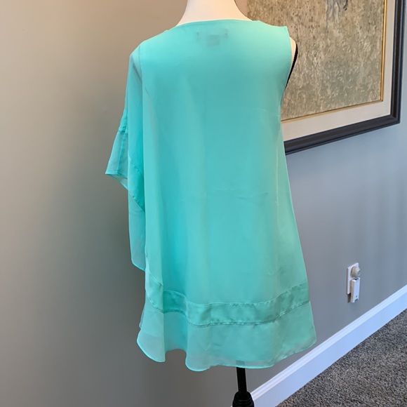 MARCIANO chiffon overlay side zip like new - Picture 3 of 6